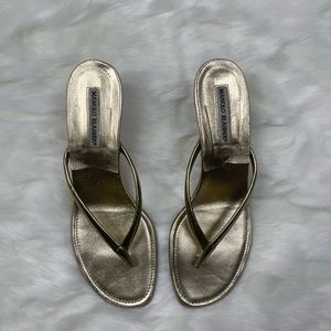 MANOLO BLAHNIK Paterno Thong Heel Sandal Skin Gold